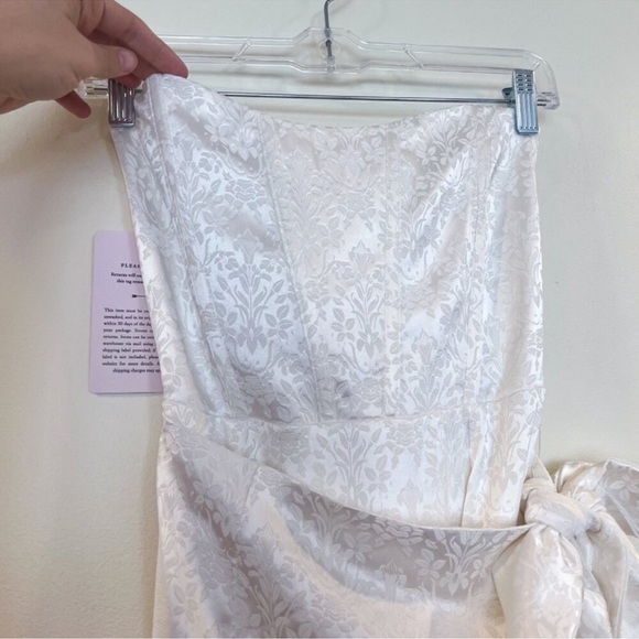 V. Chapman June Strapless White Bridal Floral Brocade Maxi Wedding Dress 12 NWT - Picture 6 of 11